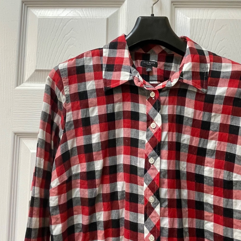 Talbots Petite Women's LP Long Sleeve Button Up Flannel Shirt Red Plaid Shimmer